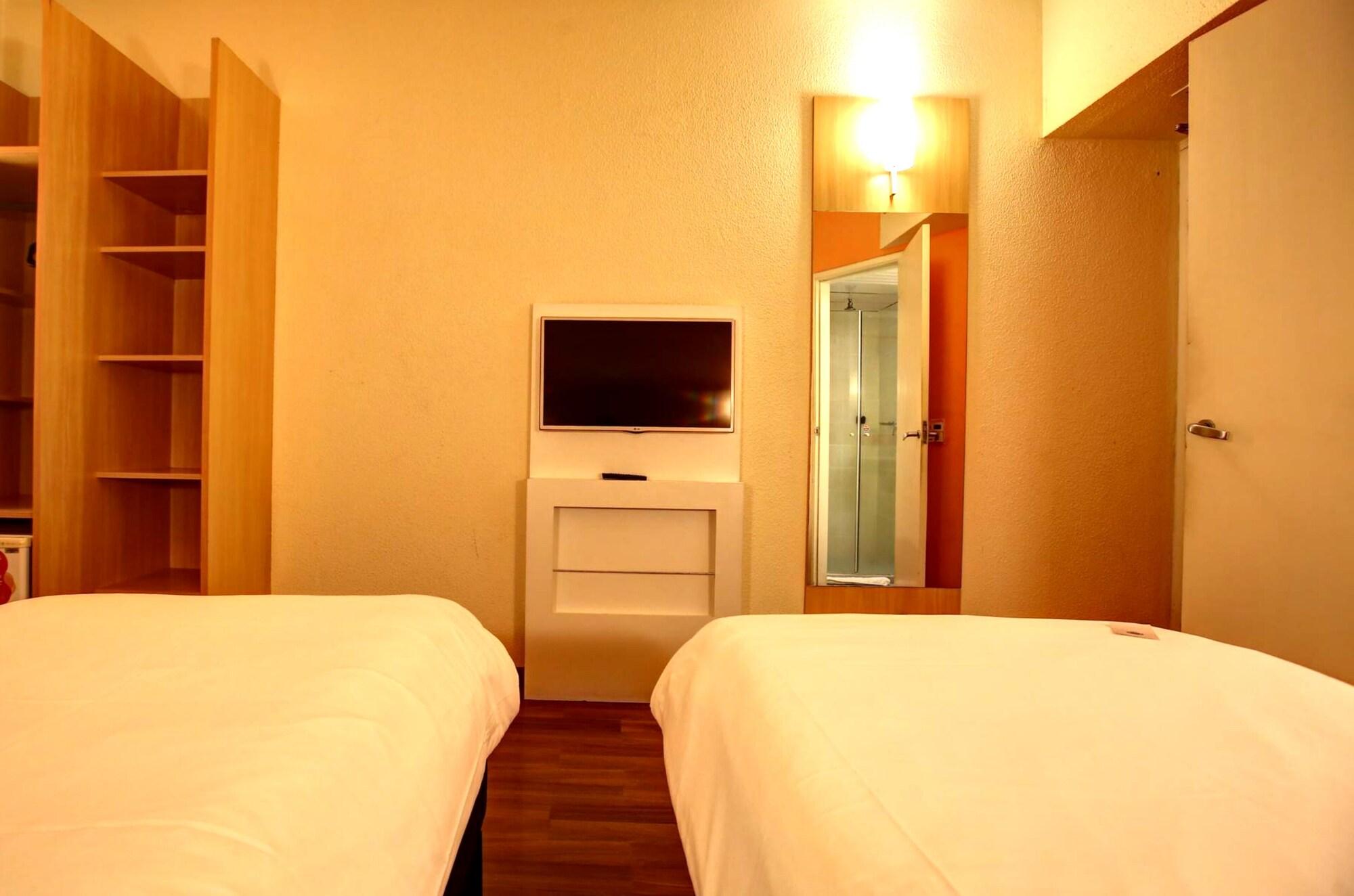 Ibis Vitoria Praia Do Canto Exteriör bild